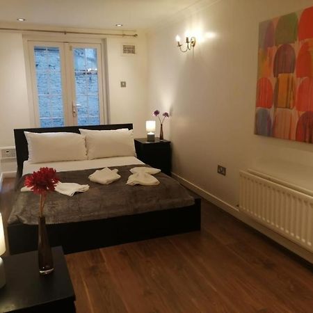 Entire 2-Bedroom Flat In Camden Лондон Екстериор снимка